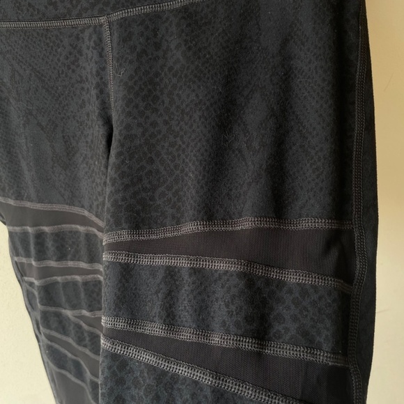 Lululemon High Times Pant Tech Mesh Desert Snake Deep Coal Black - Picture 8 of 9